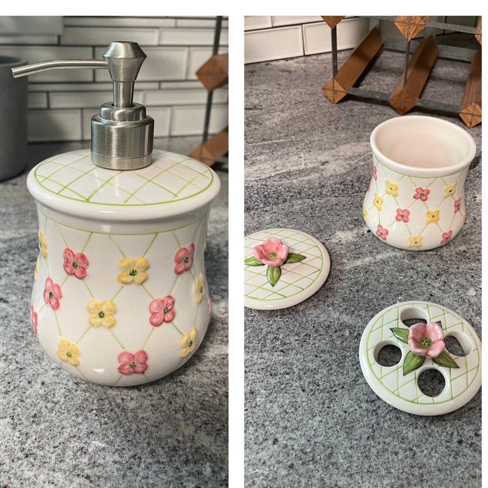 Longaberger soap dispenser and tumbler dogwood set